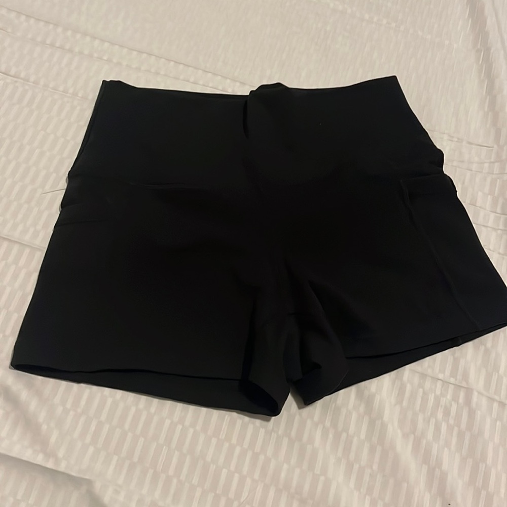CVG 2.5 inch XS black shorts